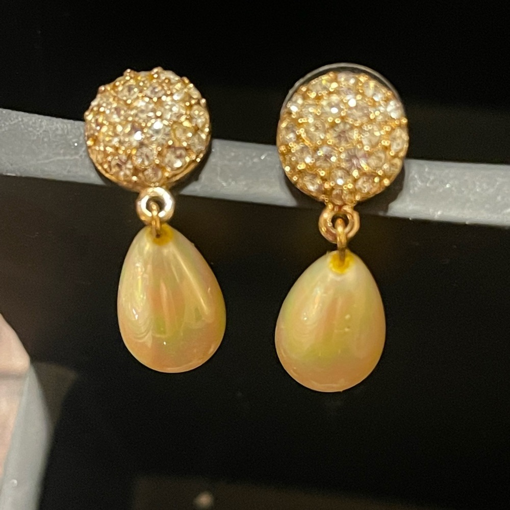 Rhinestone and Pearl drop earrings ❤️‍🔥❤️‍🔥❤️‍🔥